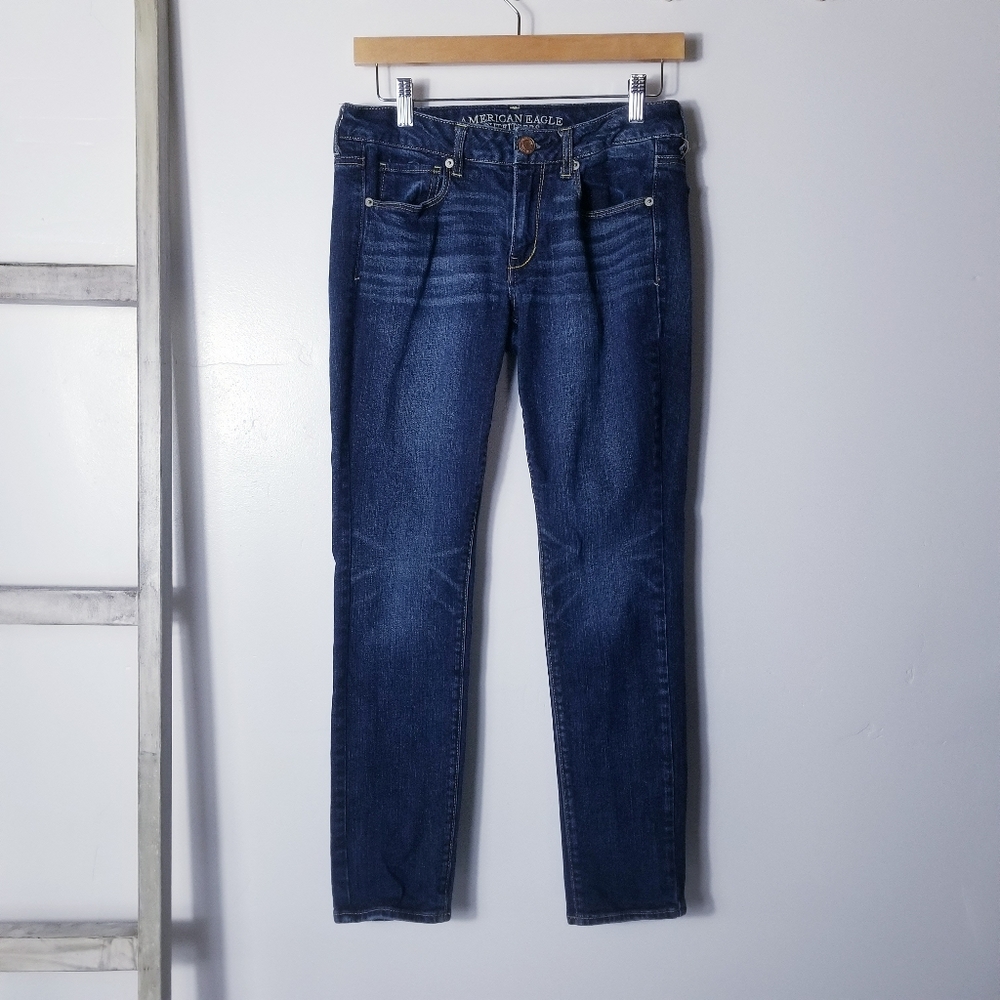 AMERICAN EAGLE OUTFITTERS SKINNY STRETCH SHORT JEANS SIZE 8